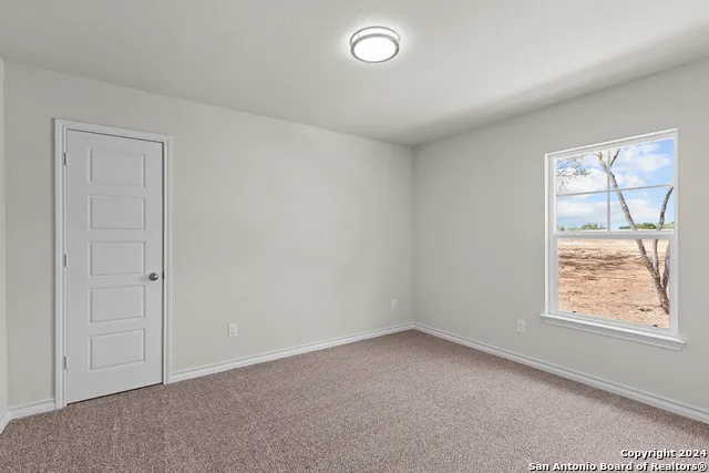 117 Sylas Hayes Loop Pleasanton, TX 78064