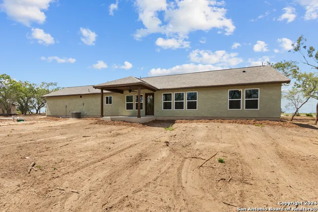 117 Sylas Hayes Loop Pleasanton, TX 78064