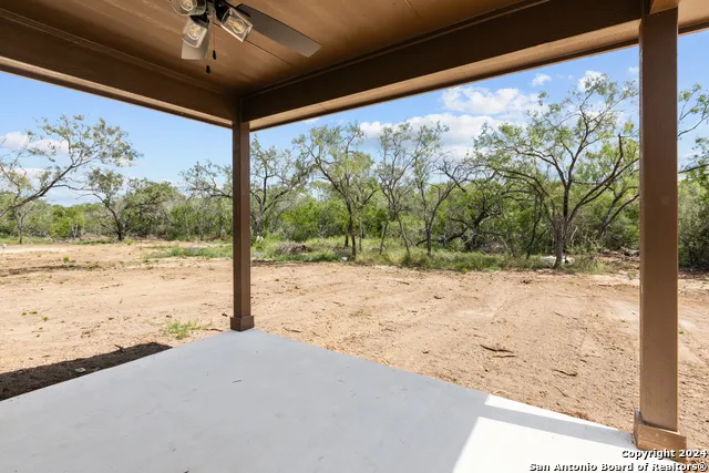 117 Sylas Hayes Loop Pleasanton, TX 78064