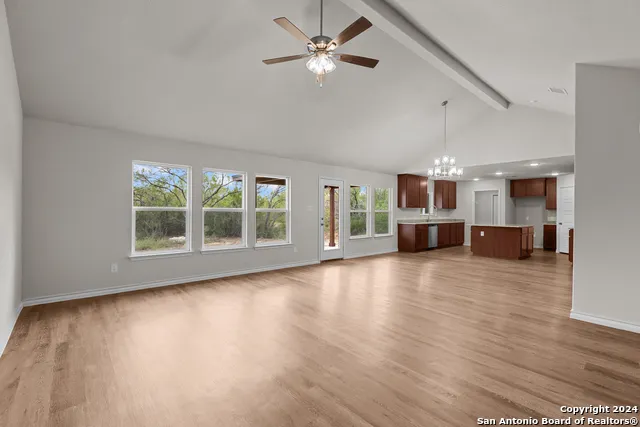 117 Sylas Hayes Loop Pleasanton, TX 78064