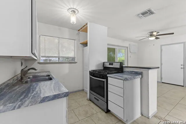 143 Surfrider St San Antonio, TX 78242