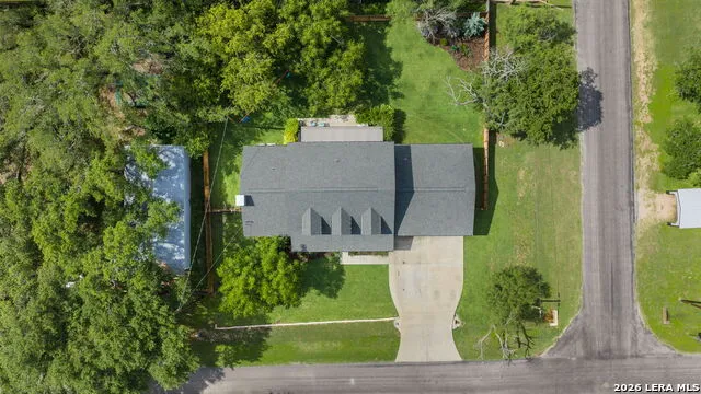 300 E BLUEBONNET LN Johnson City, TX 78636