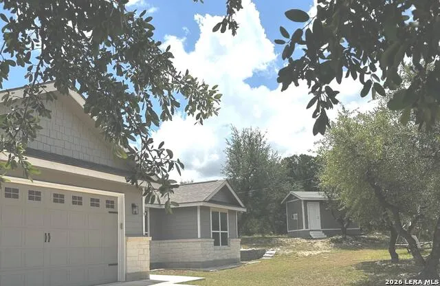 1041 MADRONE RD Fischer, TX 78623