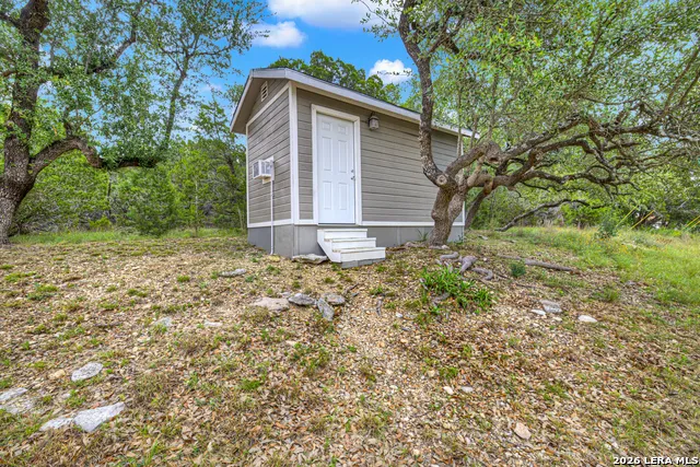 1041 MADRONE RD Fischer, TX 78623