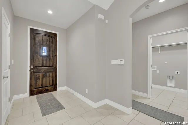 1041 MADRONE RD Fischer, TX 78623