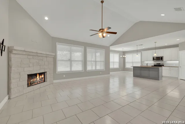 1041 MADRONE RD Fischer, TX 78623