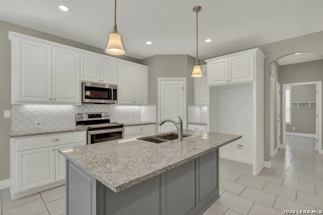 1041 MADRONE RD Fischer, TX 78623