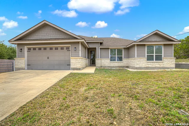 1041 MADRONE RD Fischer, TX 78623