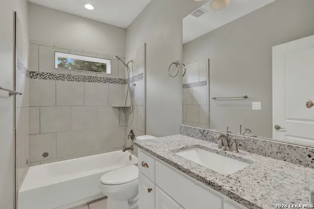 1041 MADRONE RD Fischer, TX 78623