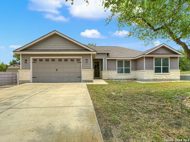 1041 MADRONE RD Fischer, TX 78623