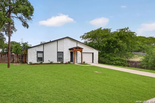 12209 LUCKY OAKS ST Live Oak, TX 78233