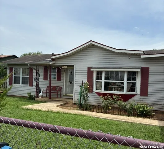 323 E WHITE ST Dilley, TX 78017