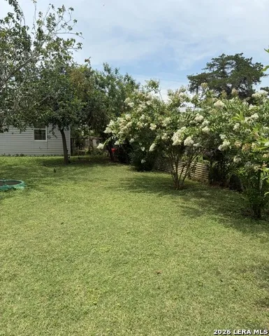 323 E WHITE ST Dilley, TX 78017