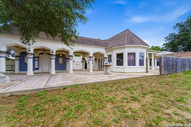 1221 ENCINO DR Pleasanton, TX 78064