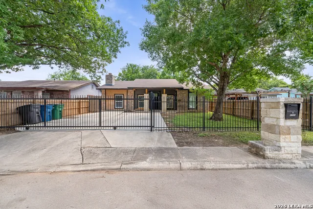 6750 PARADISE OAK DR San Antonio, TX 78227