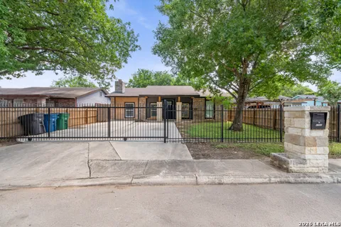 6750 PARADISE OAK DR