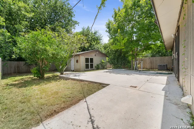 6750 PARADISE OAK DR San Antonio, TX 78227