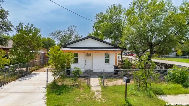 1099 Comal Eagle Pass, TX 78852