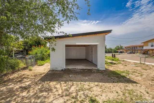 1099 Comal Eagle Pass, TX 78852