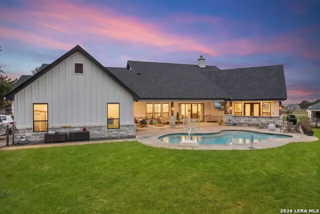 121 TRANQUILITY DR La Vernia, TX 78121
