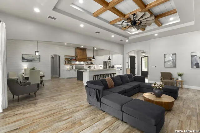 121 TRANQUILITY DR La Vernia, TX 78121
