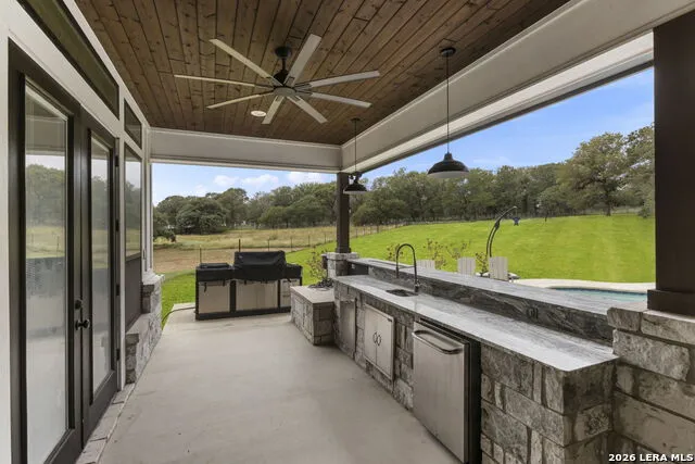121 TRANQUILITY DR La Vernia, TX 78121