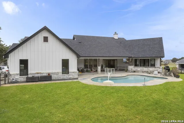 121 TRANQUILITY DR La Vernia, TX 78121
