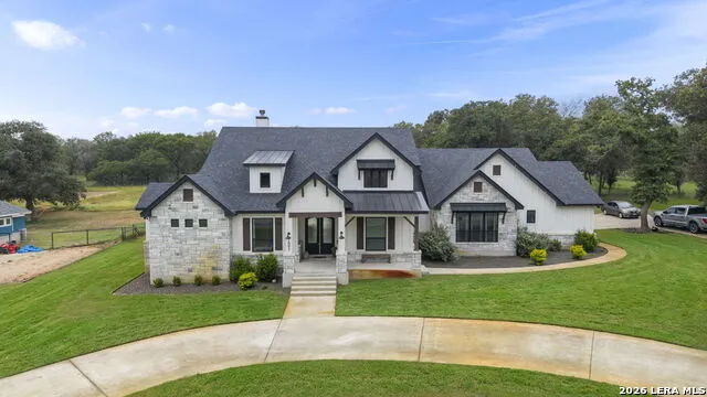 121 TRANQUILITY DR La Vernia, TX 78121
