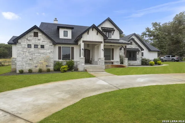 121 TRANQUILITY DR La Vernia, TX 78121