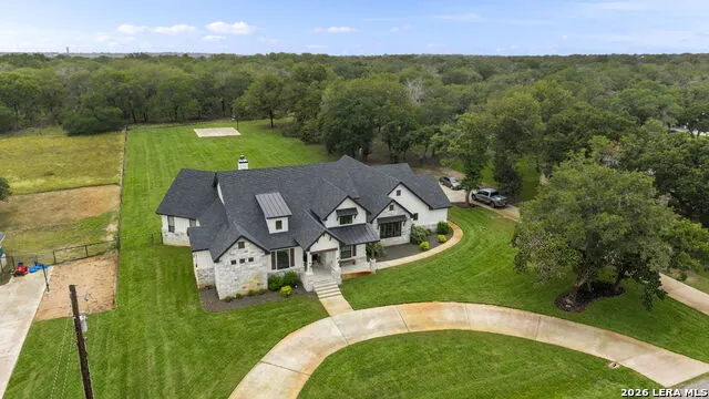 121 TRANQUILITY DR La Vernia, TX 78121