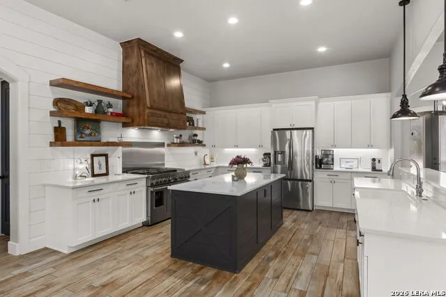121 TRANQUILITY DR La Vernia, TX 78121