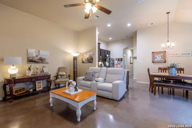 436 JACK RABBIT LN Buda, TX 78610