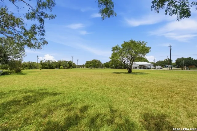 105 MUEHL RD Seguin, TX 78155