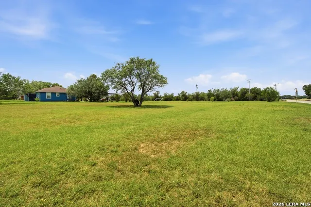 105 MUEHL RD Seguin, TX 78155