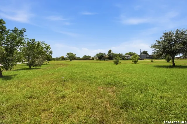 105 MUEHL RD Seguin, TX 78155
