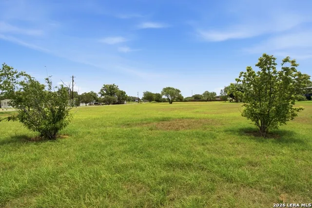 105 MUEHL RD Seguin, TX 78155
