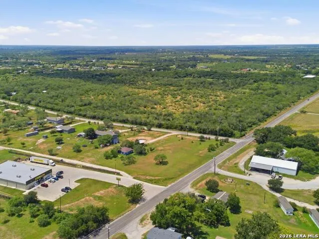 105 MUEHL RD Seguin, TX 78155