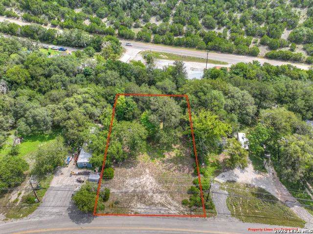 3265 SKYLINE DR Canyon Lake, TX 78133
