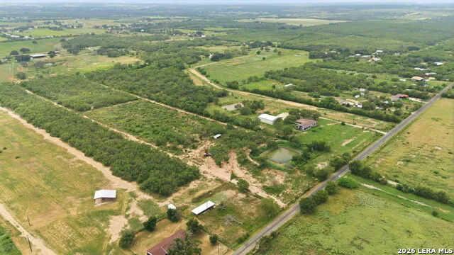 1083 CR 6610 Devine, TX 78016