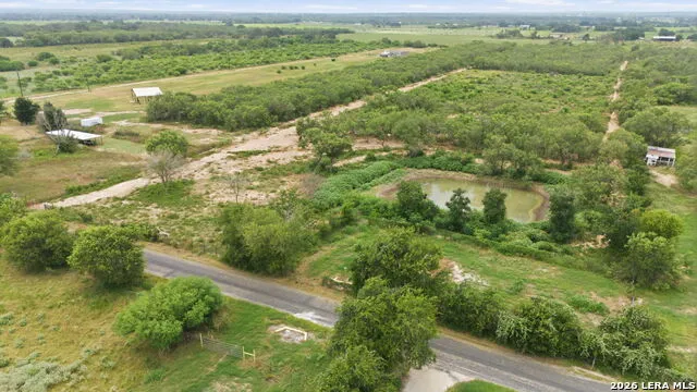 1083 CR 6610 Devine, TX 78016