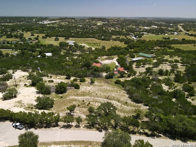 340 ROUNDABOUT LN Kerrville, TX 78028