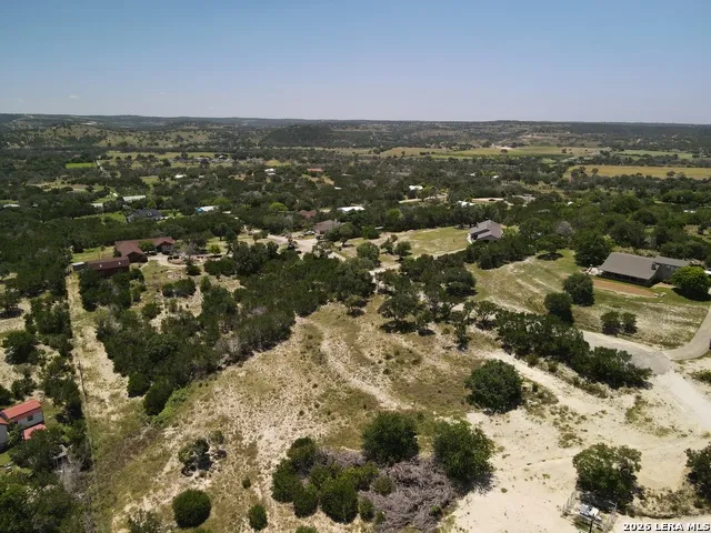 340 ROUNDABOUT LN Kerrville, TX 78028