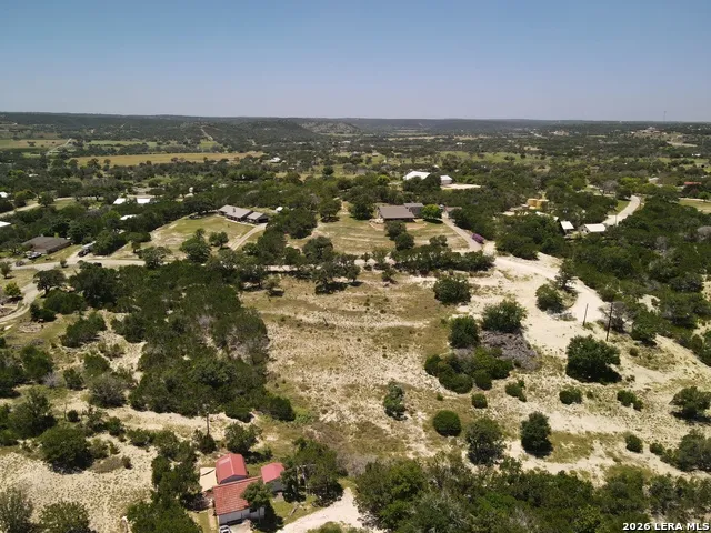 340 ROUNDABOUT LN Kerrville, TX 78028
