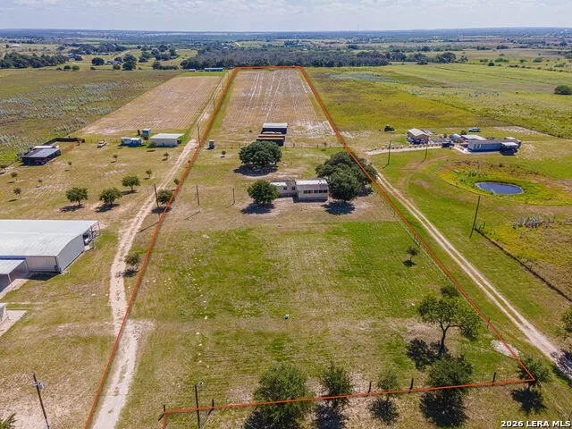 3424 County Road 307 La Vernia, TX 78121