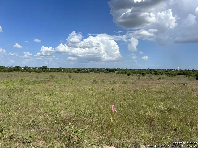1098 Cr 329 Floresville, TX 78114