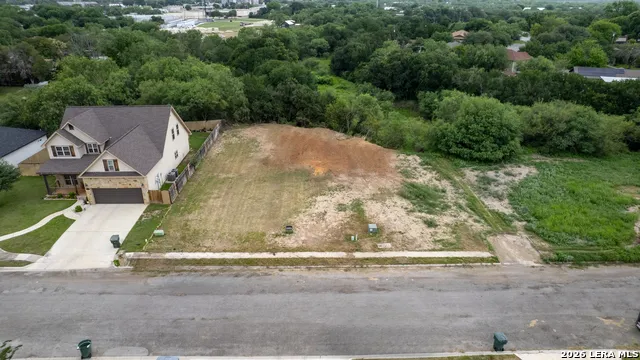 19 RIO SECO DR Uvalde, TX 78801