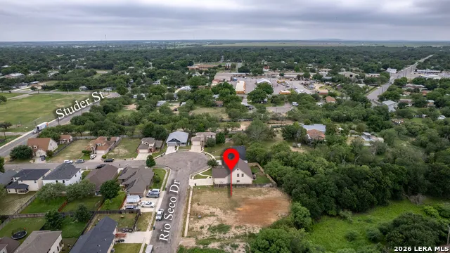 19 RIO SECO DR Uvalde, TX 78801