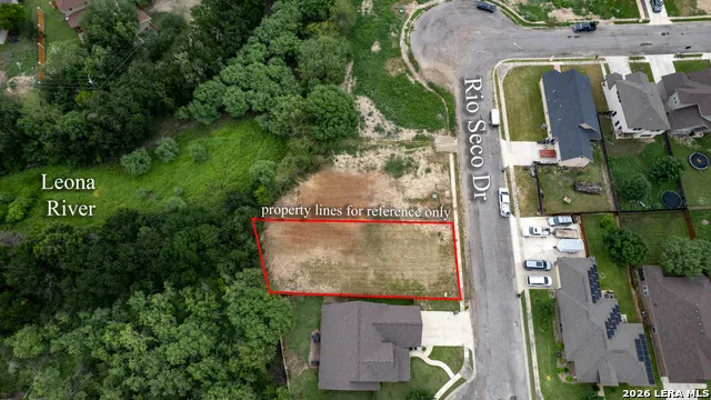 19 RIO SECO DR Uvalde, TX 78801