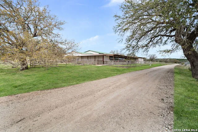 2421 Usener Rd Fredericksburg, TX 78624