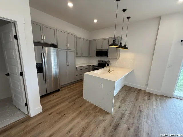 125 MICAH PT La Vernia, TX 78121